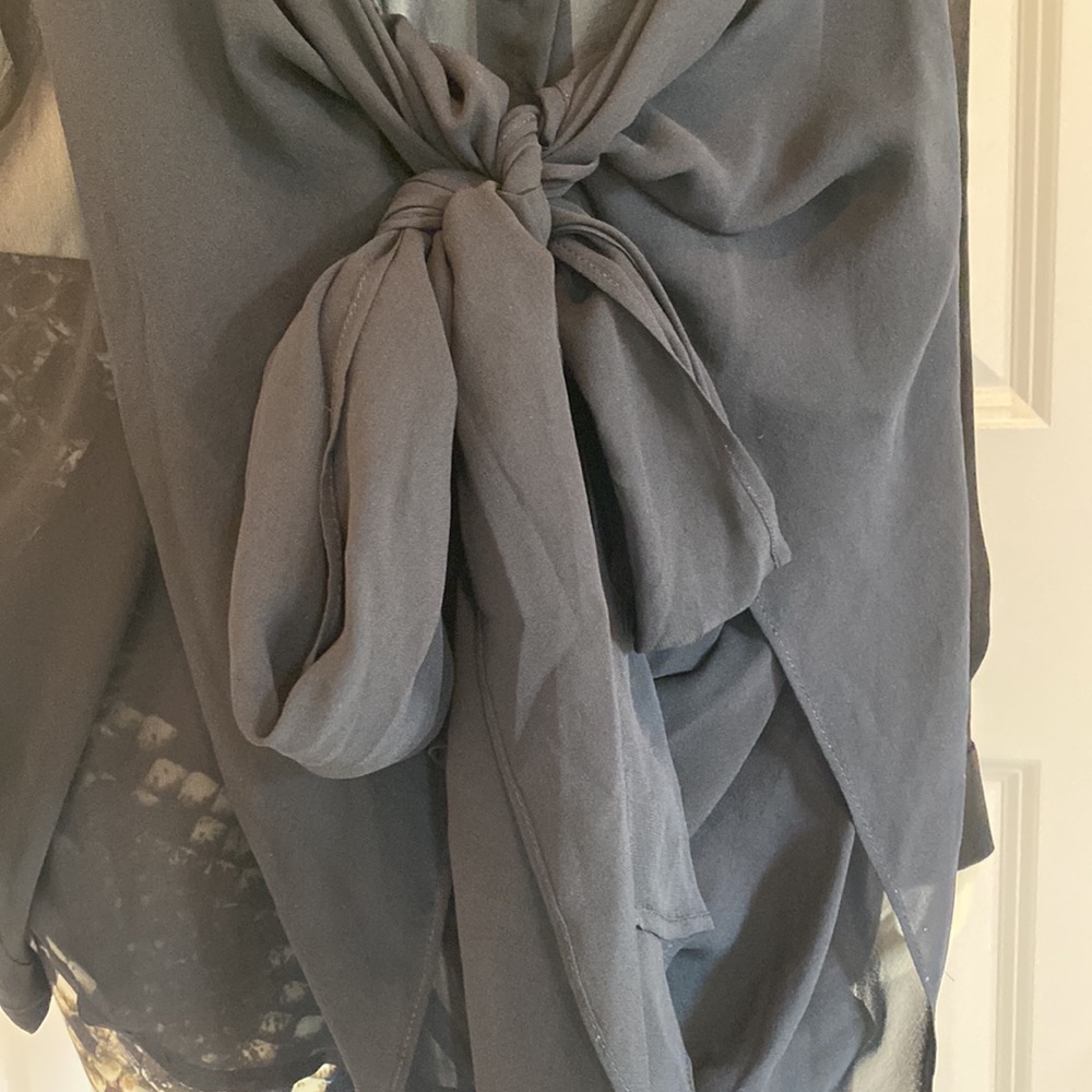 Black blouse - Picture 2 of 5